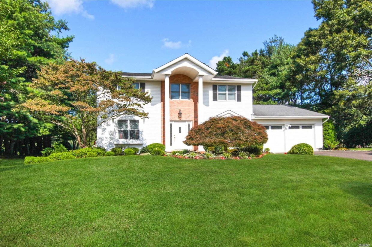 3 Maize Ct, Melville, NY 11747 House Rental in Melville, NY