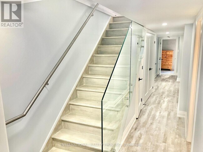 Photo du bâtiment - 187 Sheridan Ave