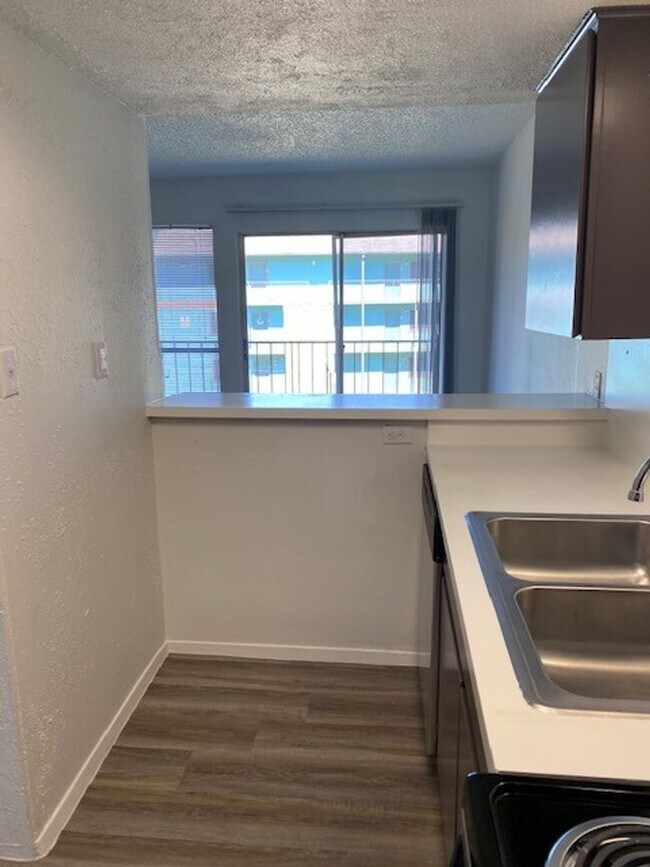 Oaks Apartments 130 Cumberland Rd Austin, TX