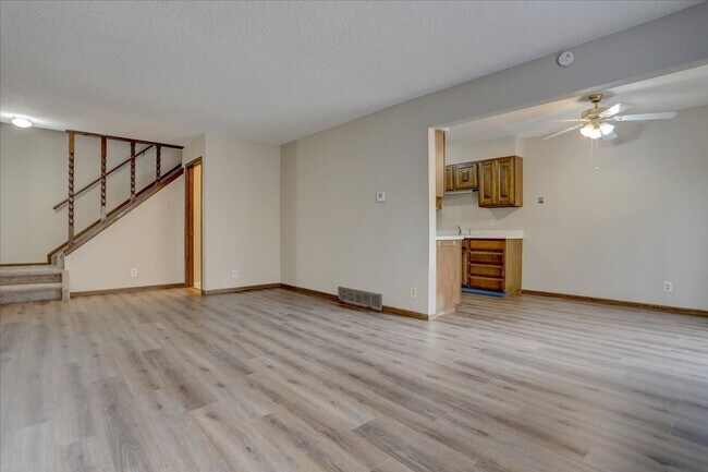 Building Photo - 2 Bedroom/2Bath Condo with a 1-car Detache...