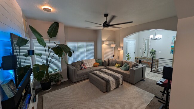 Building Photo - 740 S Clearwater Ct