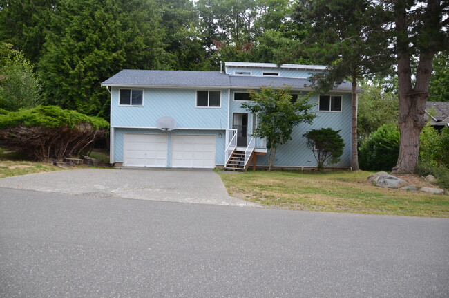 Building Photo - 3700 Beazer