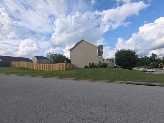 Foto del edificio - Great 3 Bedroom in Grovetown