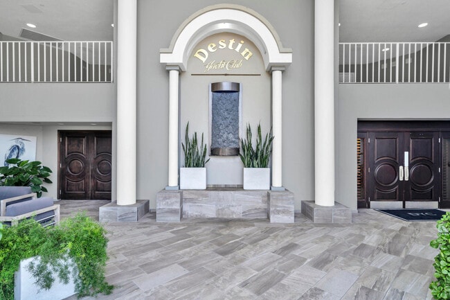 Foto del edificio - 320 Harbor Blvd