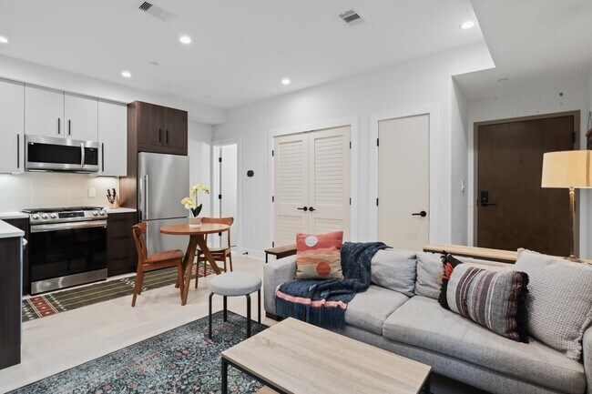 Foto del edificio - 3933 14th St NW