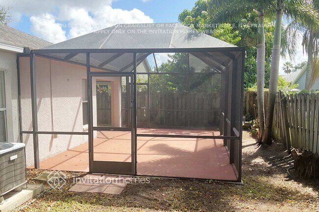 Foto del edificio - 7058 Red Bay Ct