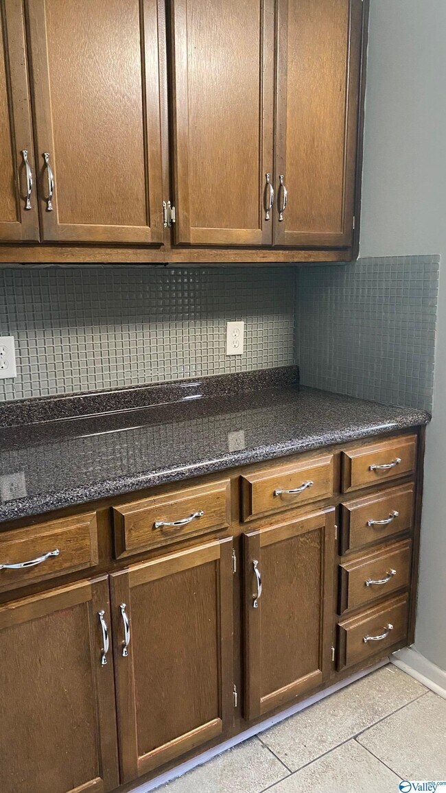 Foto del edificio - 2204 Colony Dr SW