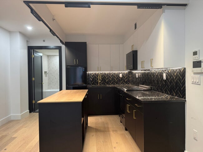 Photo - 154 Lenox Rd Apartment