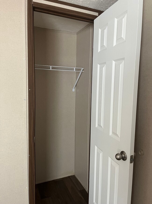 Building Photo - 4374 Loys Dr