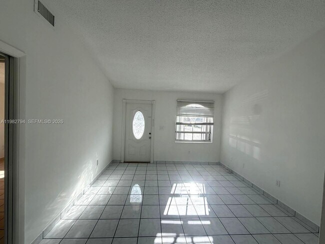 Foto del edificio - 5740 W 21st Ct