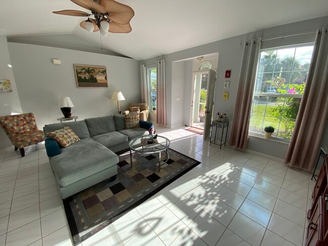 Building Photo - 26564 Robin Way