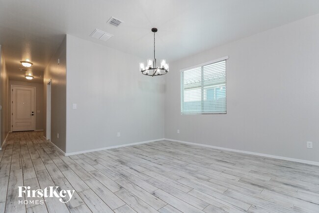 Building Photo - 17756 W Robin Ln
