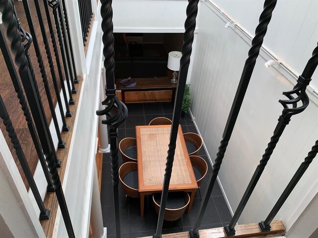 Foto del edificio - 915 S Ripple Creek Dr