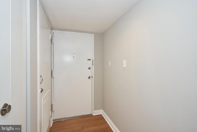 Building Photo - 1421 Northgate Square