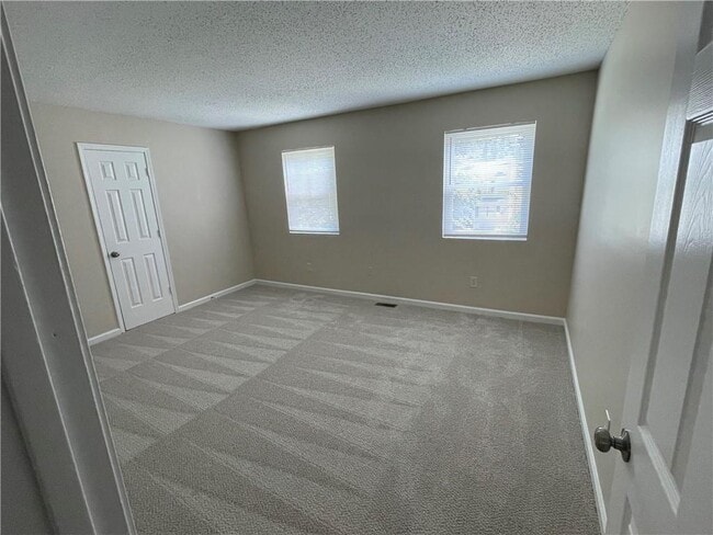 Foto del edificio - 114 Bentley Pkwy