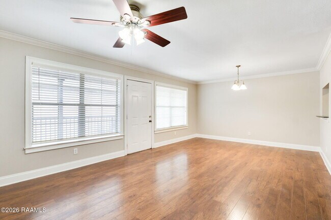 Foto del edificio - 112 Hillside Dr