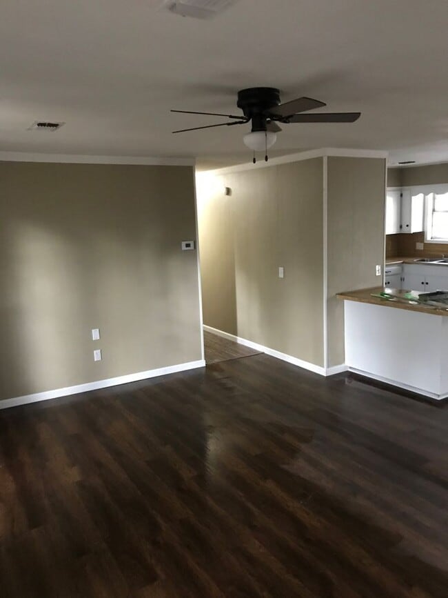 Building Photo - 205 Jim Denton