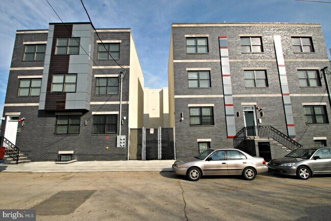 Building Photo - 1532 Ingersoll St