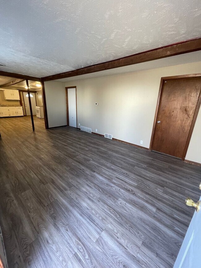 Foto del edificio - 601 W Court, 101-103 S Sumner