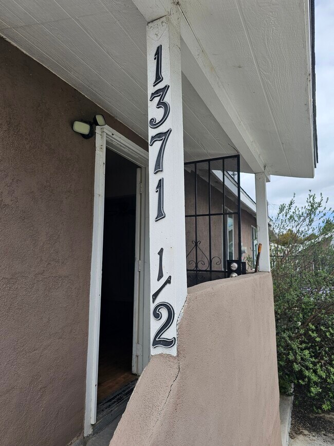 Foto del edificio - 1371 Grand Ave