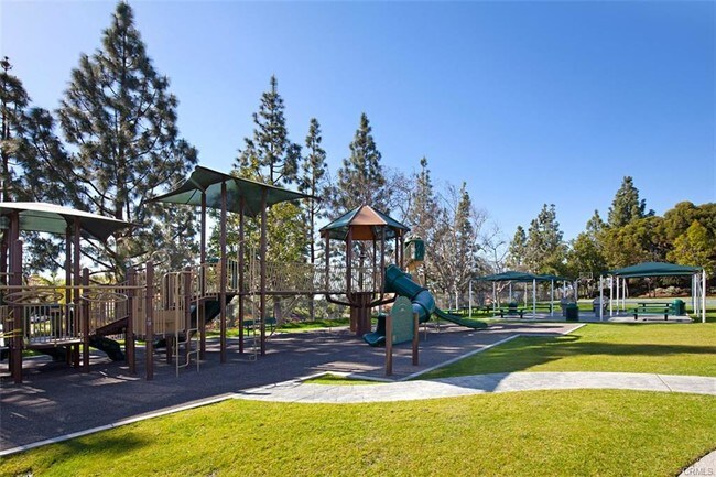 Building Photo - 28906 Greystone
