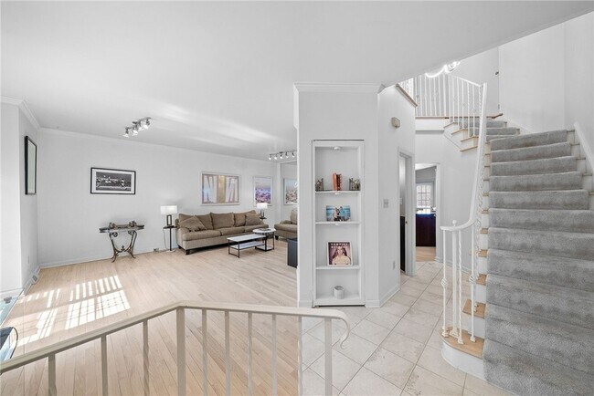 Foto del edificio - 302 Kingsberry Cir