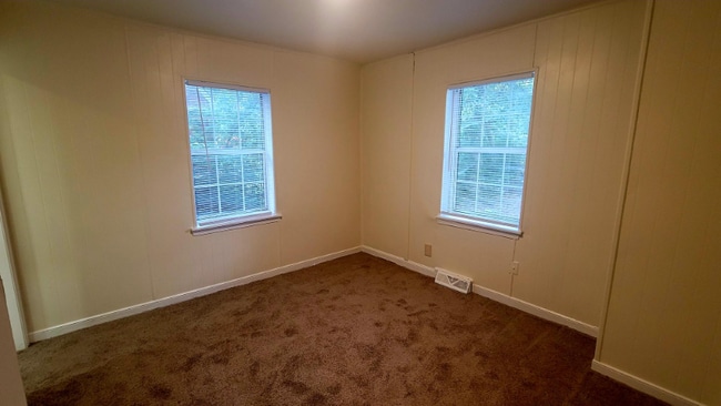 Foto del edificio - 3423 Ryburn Rd