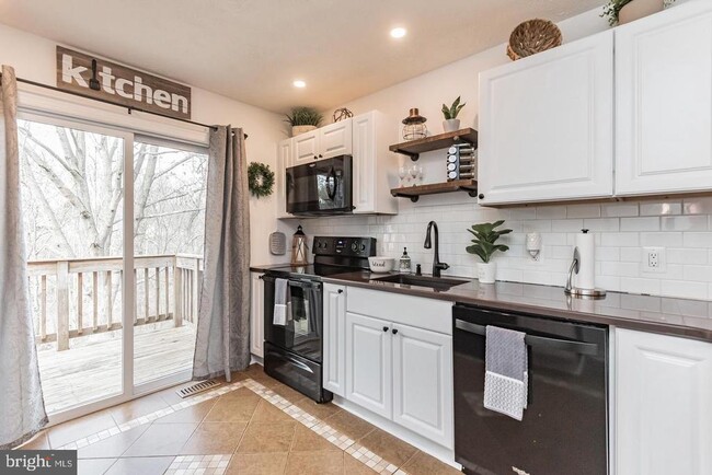 Foto del edificio - 502 Greenhill Ct