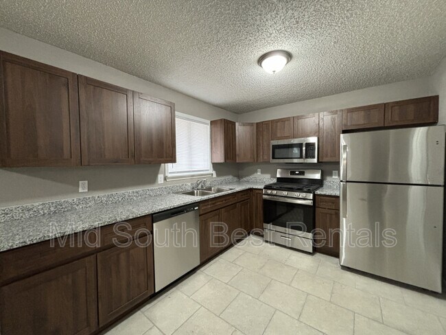 Building Photo - 220 Sunnymeade Dr