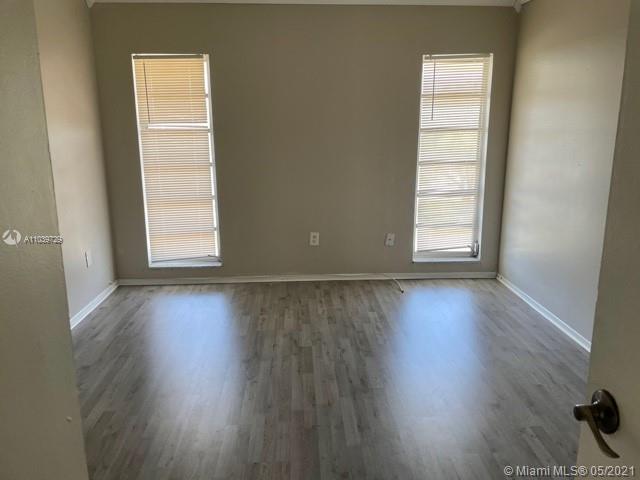 Foto del edificio - 4848 NW 24th Ct