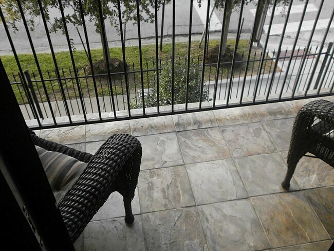 Foto del edificio - 703 St Charles St