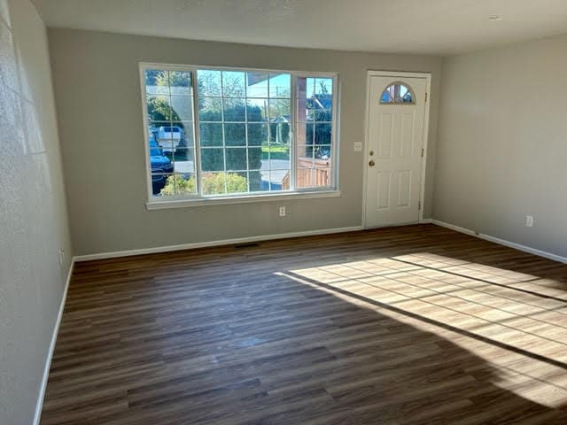 Building Photo - 1219 E Indiana St