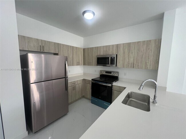 Foto del edificio - 1010 SW 69th Ave