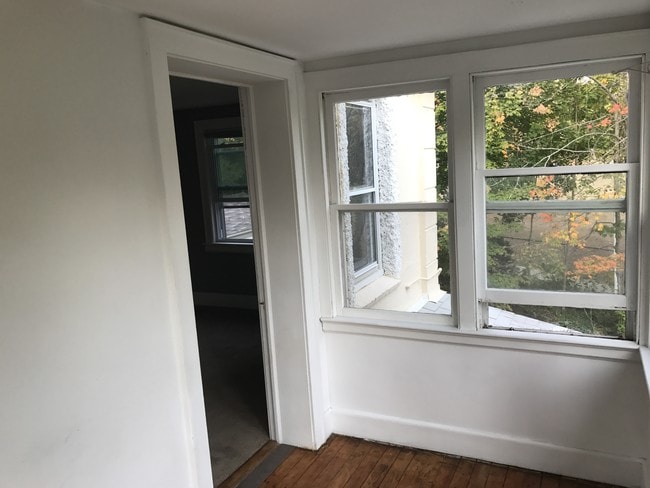 Building Photo - 210 E Putnam Ave