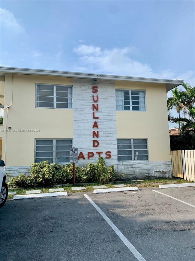 Foto del edificio - 604 NE 29th Dr