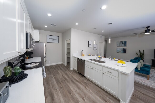 Foto del edificio - 1018 Briarwood Ave