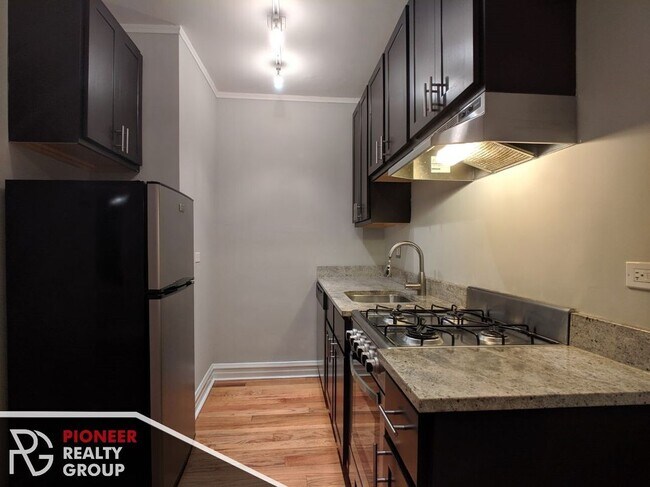 Foto del edificio - 4737 N Hermitage Ave