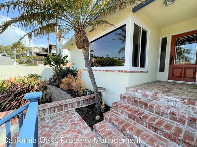 Foto del edificio - 3 br, 2 bath House - 266 N. Catalina St.