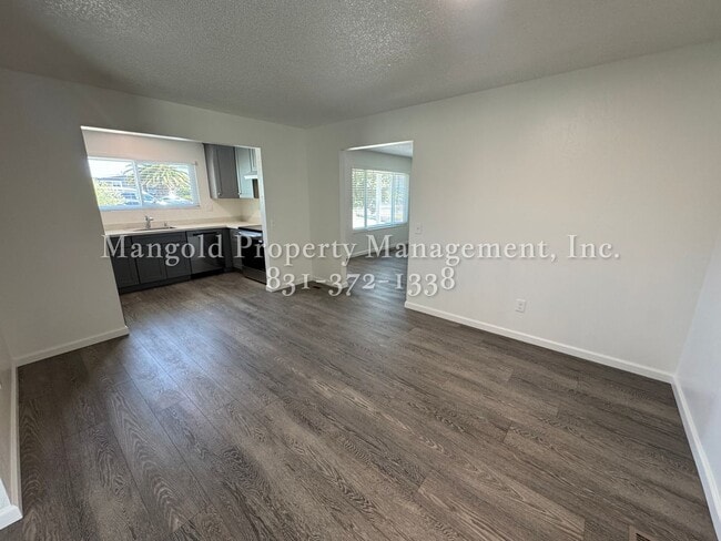 Foto del edificio - Beautifully Updated 3-Bedroom Home with Sp...