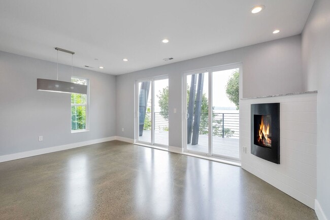 Building Photo - New View Three Tree Point