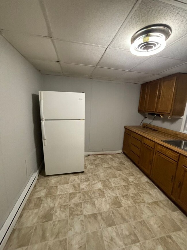 Building Photo - 409 Honesdale St