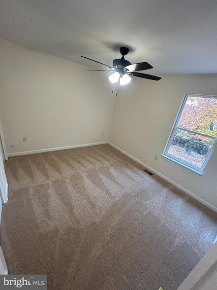 Foto del edificio - 716 Alamo Ln