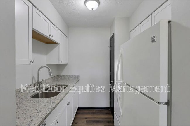 Foto del edificio - 1442 Tiki Ln