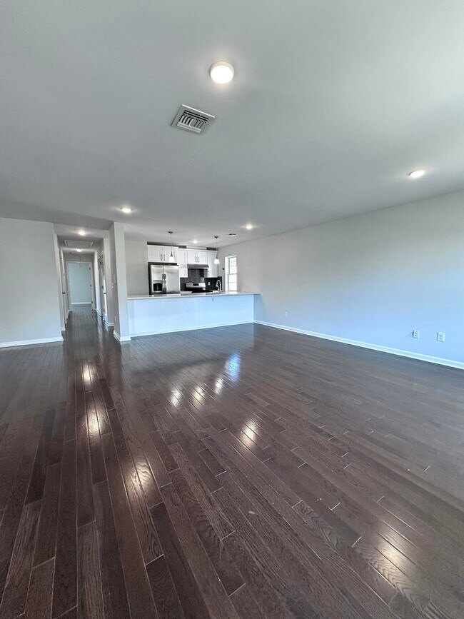 Foto del edificio - 111-111 Trask Ave