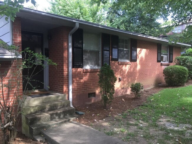 Building Photo - Awesome Blair BLVD Duplex!