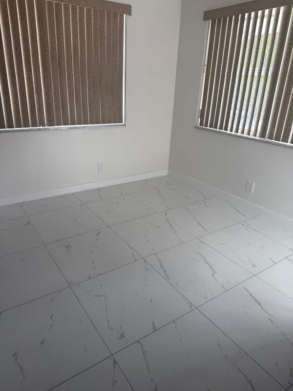 Foto del edificio - 722 NE 8th St