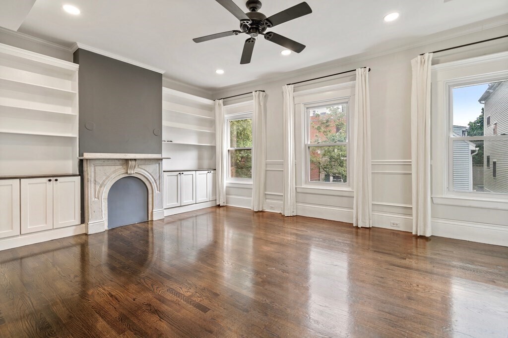 Primary Photo - 110 Elm St