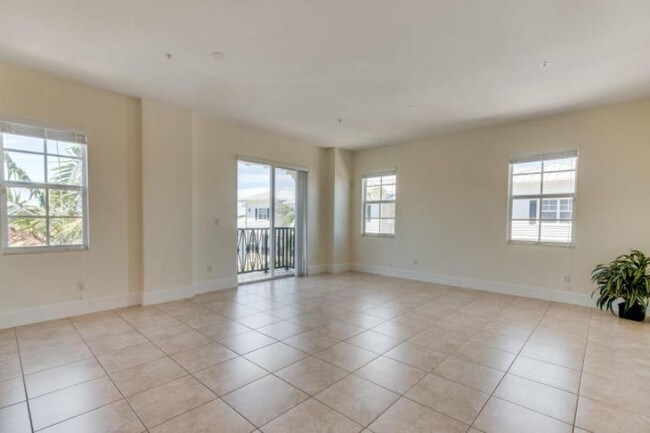 Building Photo - 226 N Latitude Cir