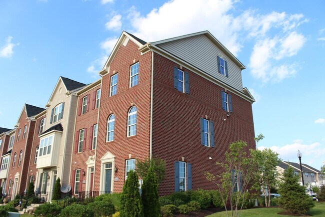 Building Photo - 2501 Hurston Ln