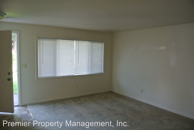 Building Photo - 11112 NE 48th Cir